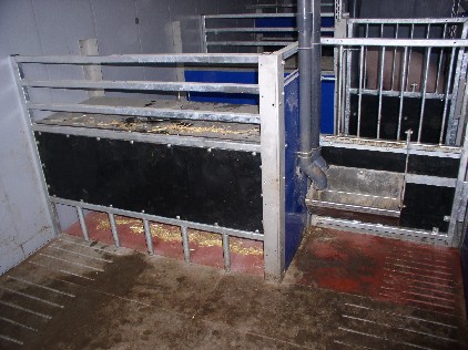 Ferkelnest und Futtertrog FAT2 Bucht