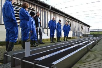 Besucher besichtigen die LSZ Besucher besichtigen die LSZ