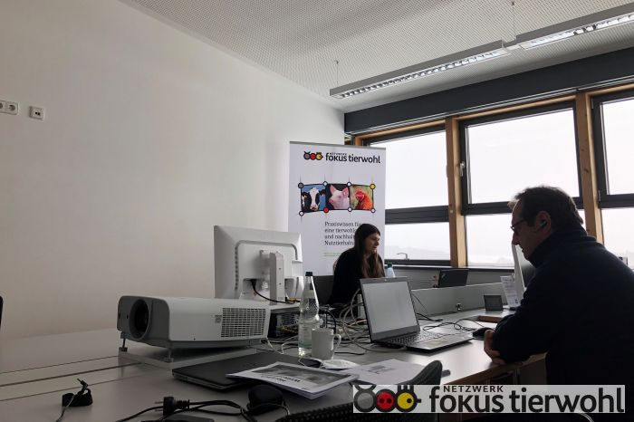 LSZ-Mitarbeiter bei einer Online-Fortbildung.